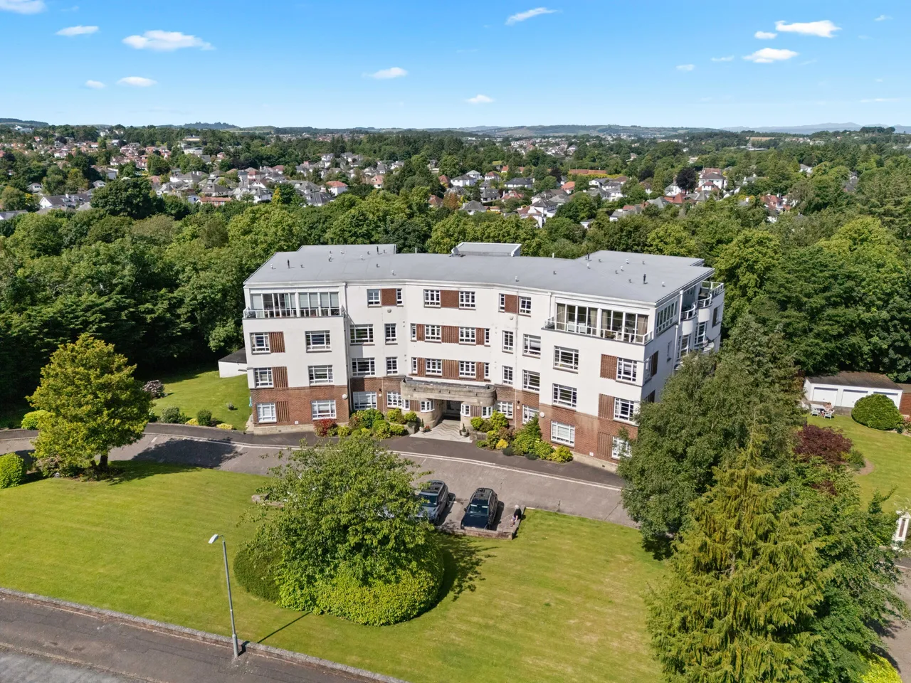 3 bed flat for sale — Sandringham Court, Newton Mearns