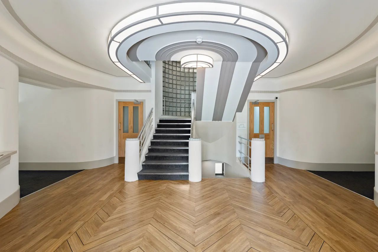 Sandringham Court, Newton Mearns, photo 19