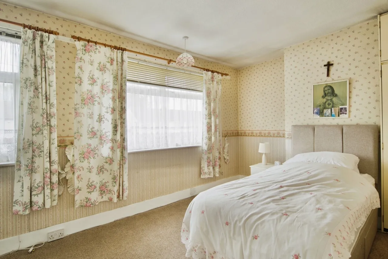 Eastbury Road, Romford, Essex, RM7, photo 2
