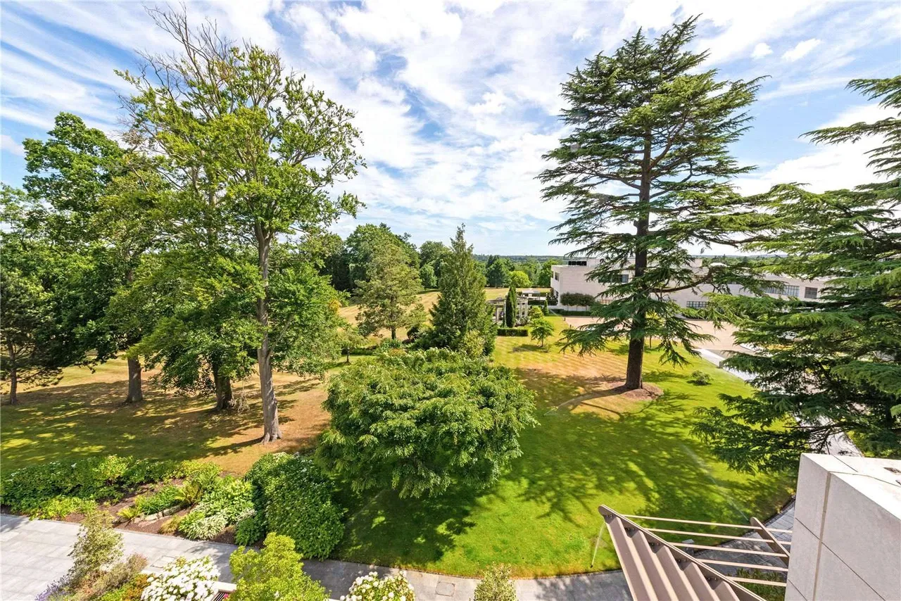 Charters, Charters Road, Sunningdale, Ascot, Berkshire, SL5 9GE, photo 3