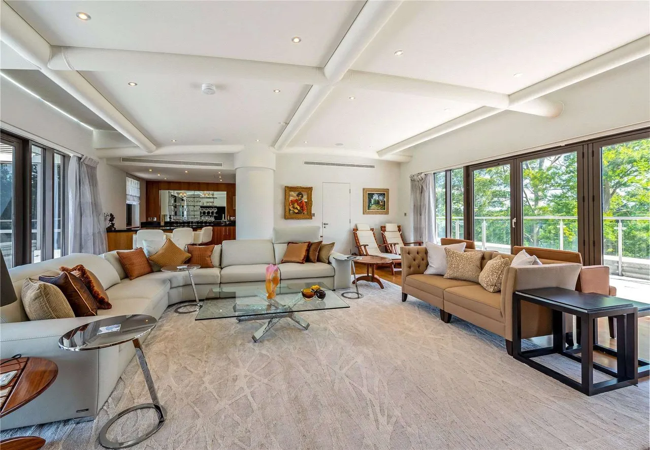 Charters, Charters Road, Sunningdale, Ascot, Berkshire, SL5 9GE, photo 9