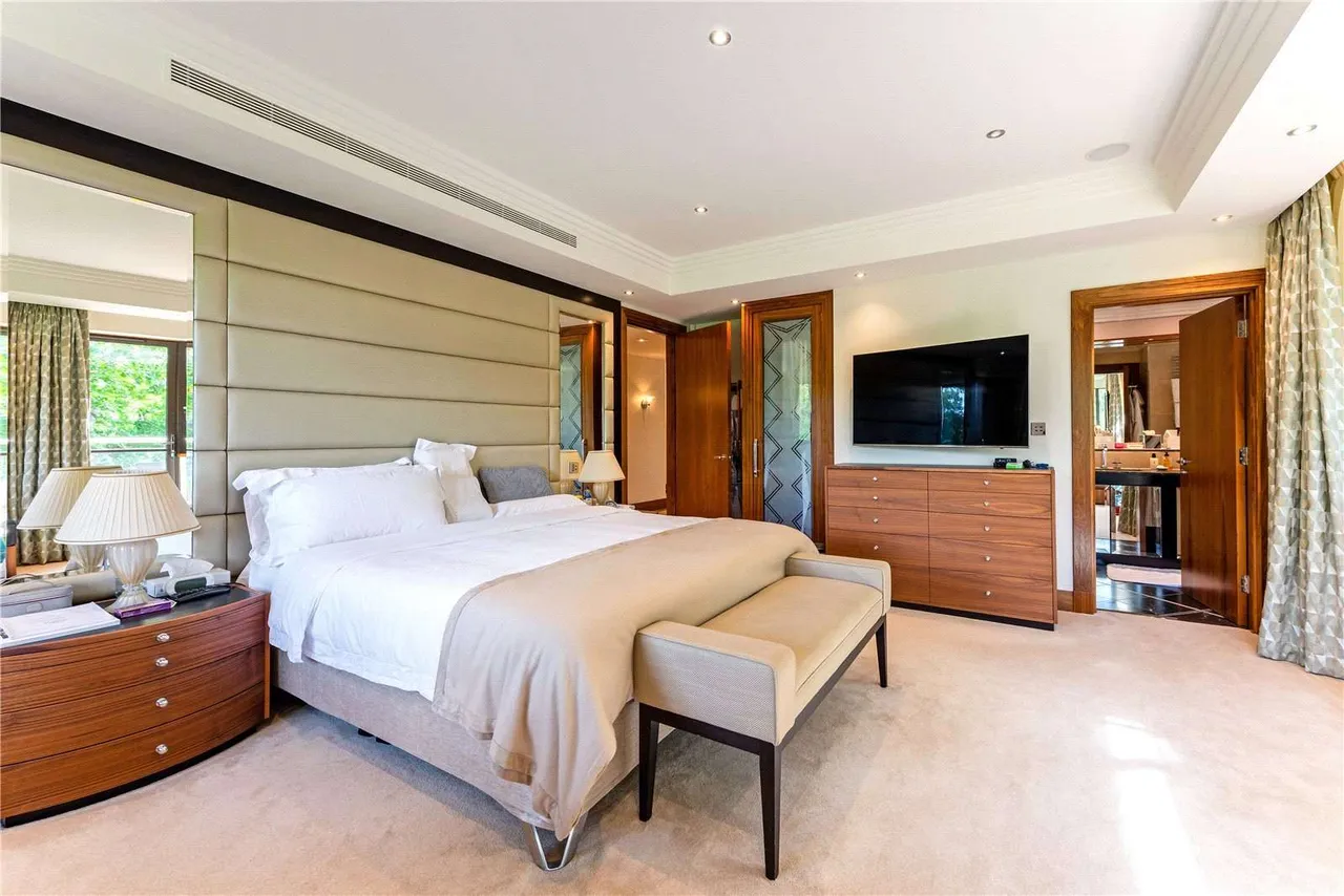 Charters, Charters Road, Sunningdale, Ascot, Berkshire, SL5 9GE, photo 10