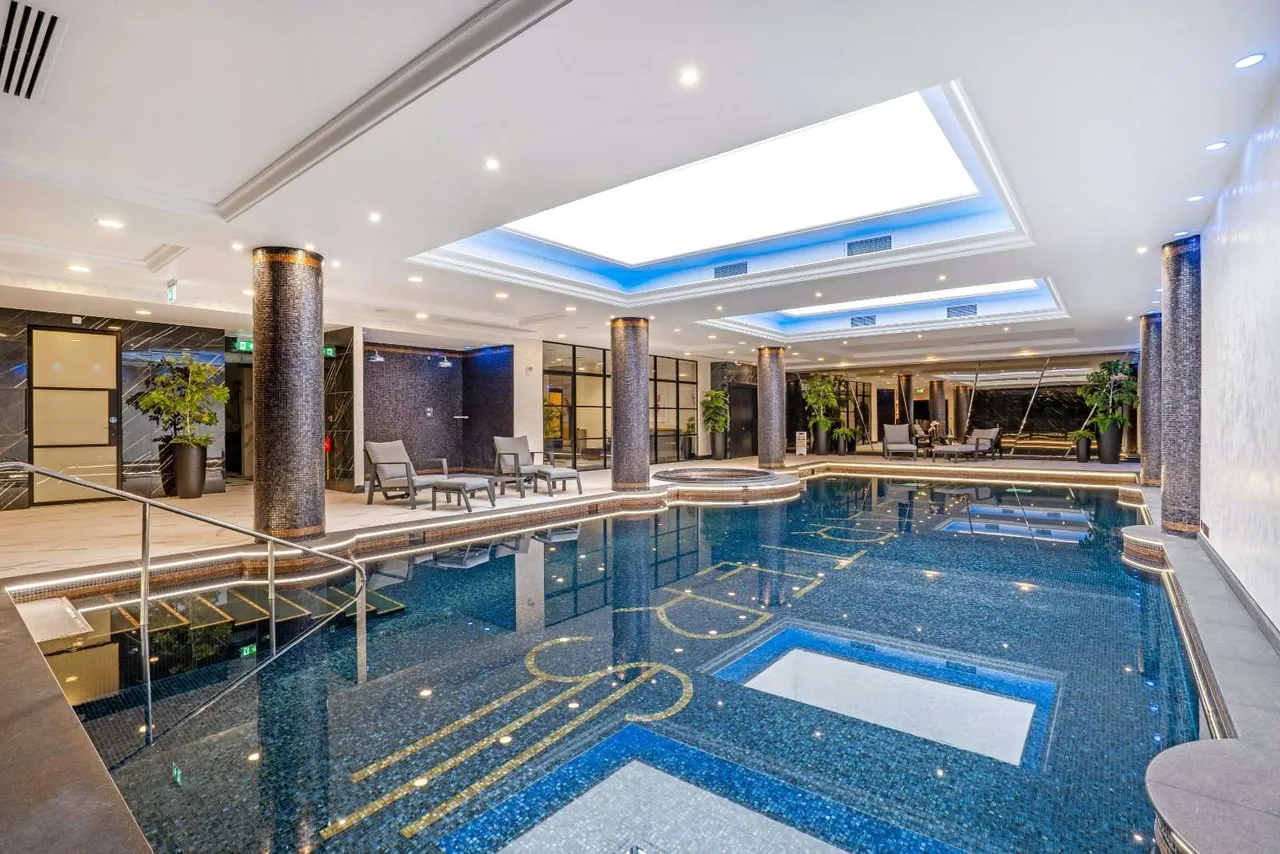 Charters, Charters Road, Sunningdale, Ascot, Berkshire, SL5 9GE, photo 12