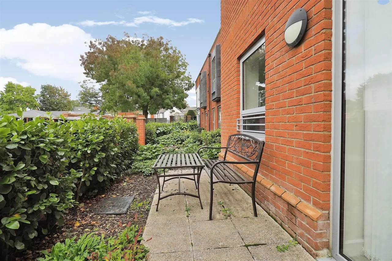 Endless Street, Salisbury, SP1, photo 10