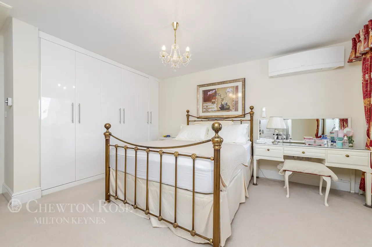 Folkes Road, Wootton, photo 22