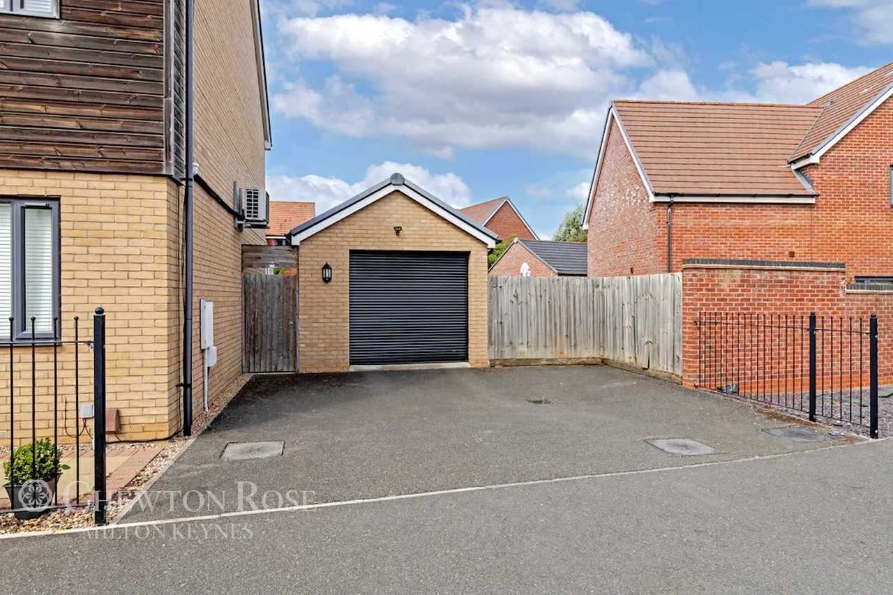 Folkes Road, Wootton, photo 35