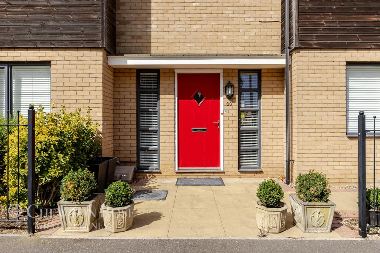 Folkes Road, Wootton, photo 4