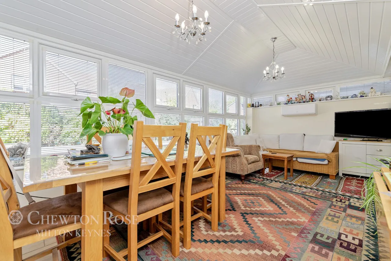 Folkes Road, Wootton, photo 13