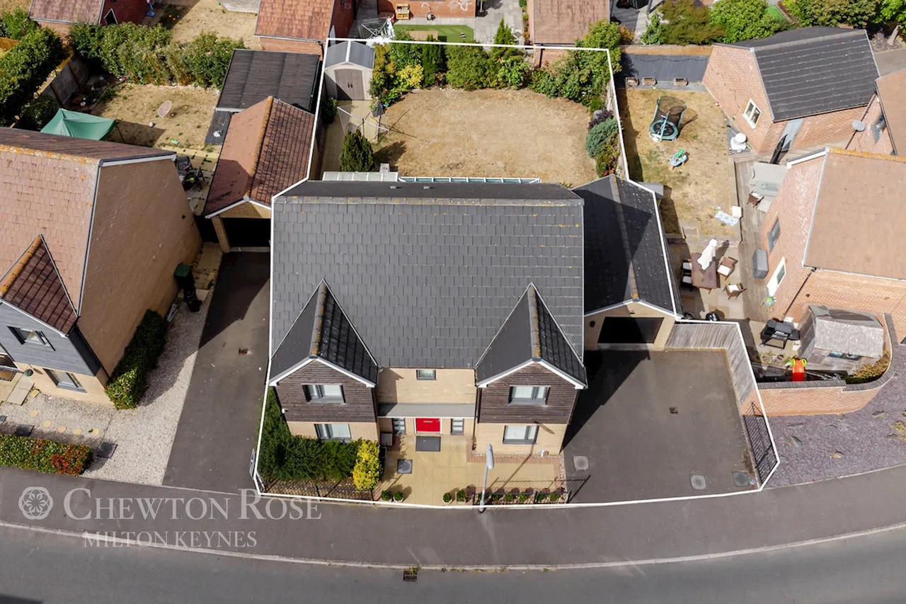 Folkes Road, Wootton, photo 3