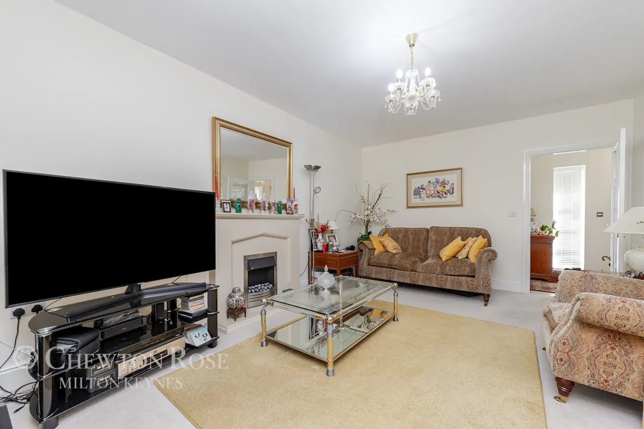 Folkes Road, Wootton, photo 10