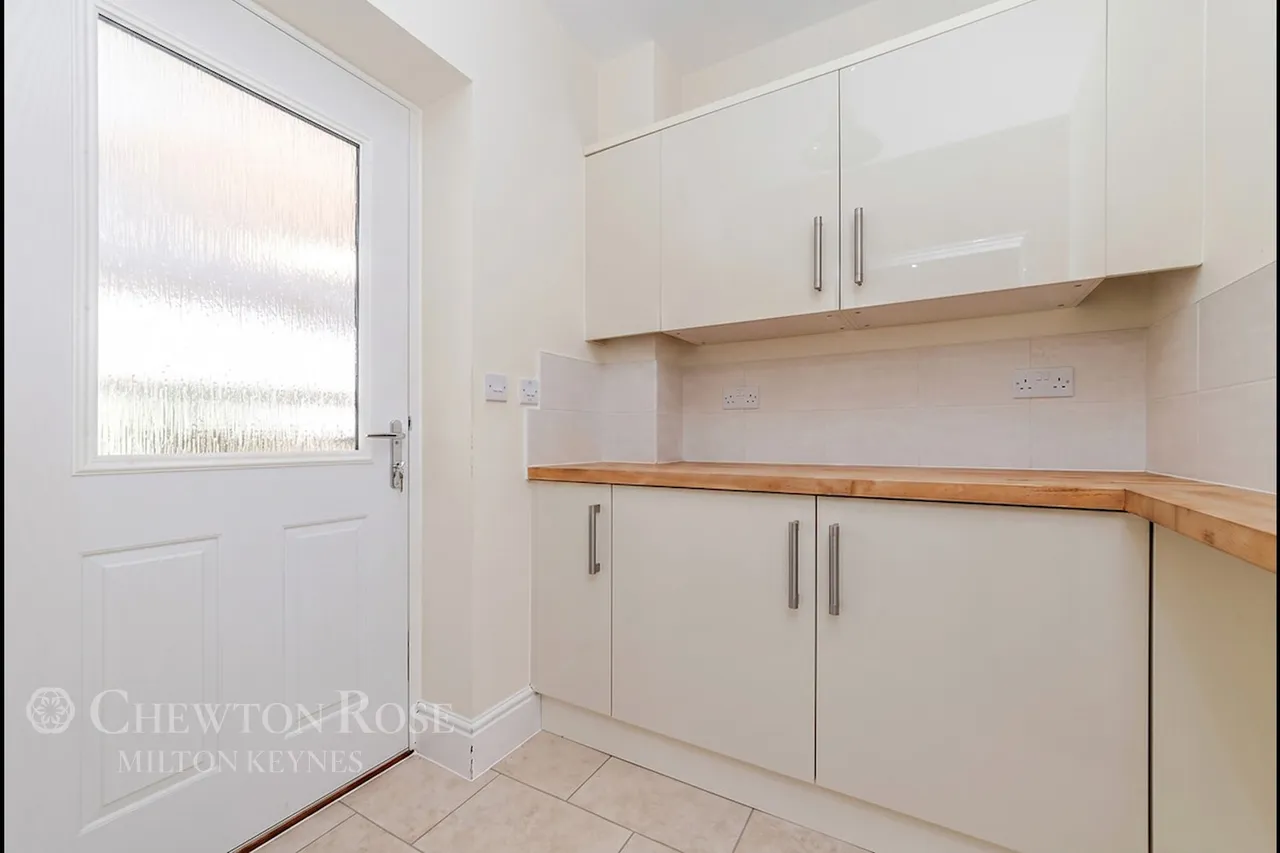Folkes Road, Wootton, photo 18