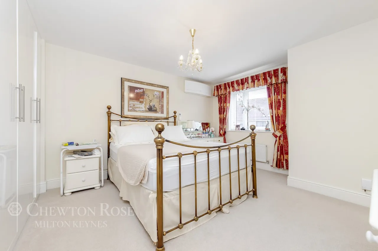 Folkes Road, Wootton, photo 21