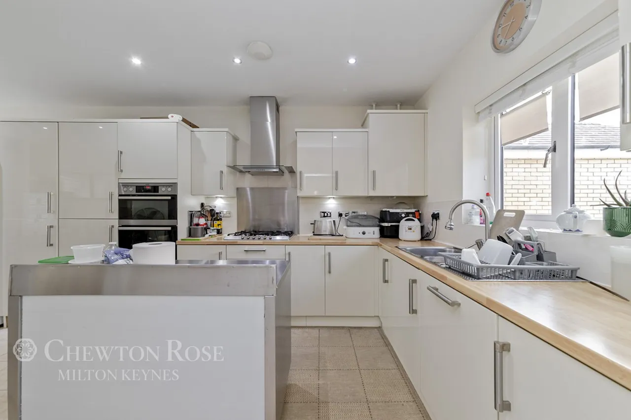 Folkes Road, Wootton, photo 16