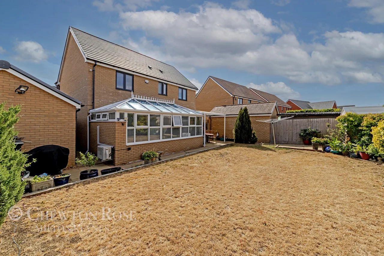 Folkes Road, Wootton, photo 32