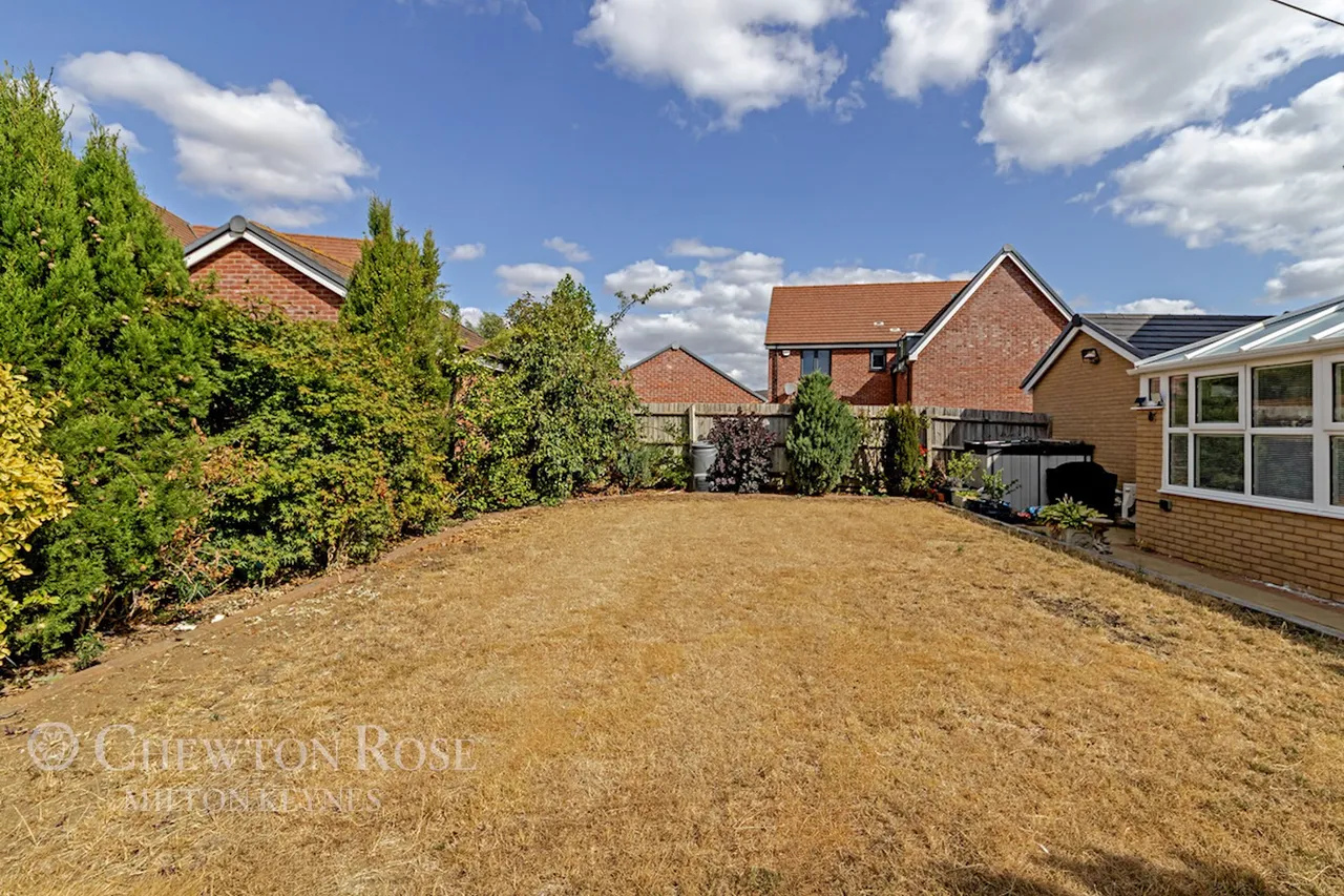 Folkes Road, Wootton, photo 31
