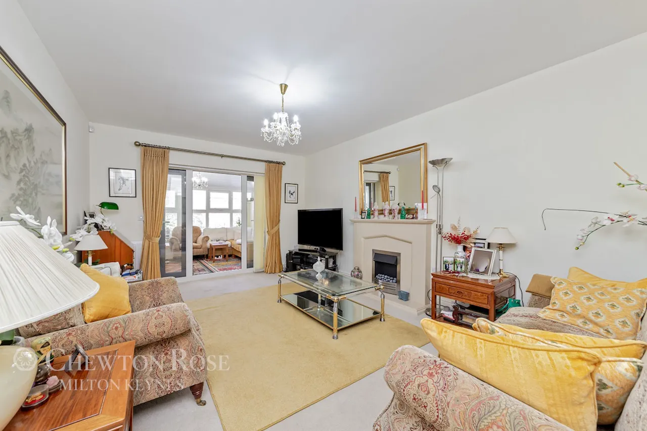 Folkes Road, Wootton, photo 8