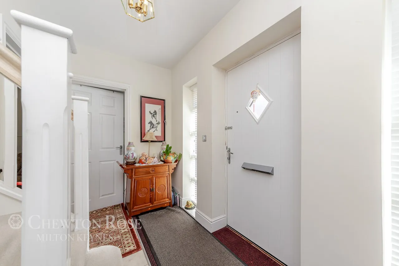 Folkes Road, Wootton, photo 6