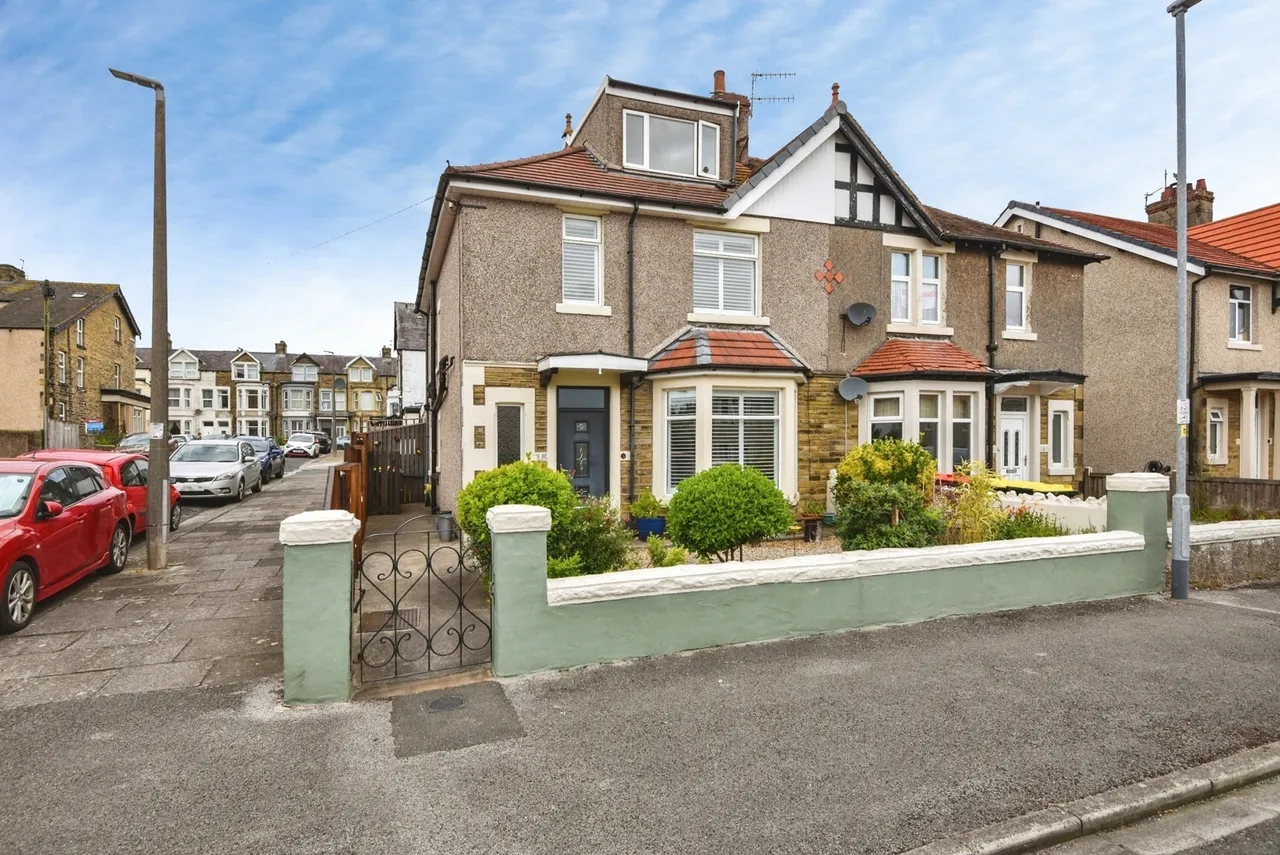4 bed house for sale, Chatsworth Road, Morecambe, LA4