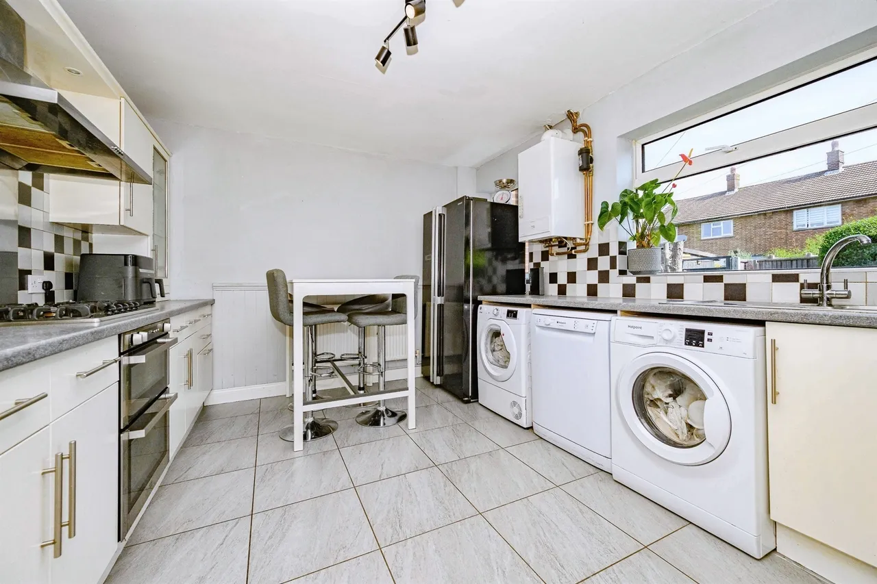 Rumballs Road, HEMEL HEMPSTEAD, photo 3