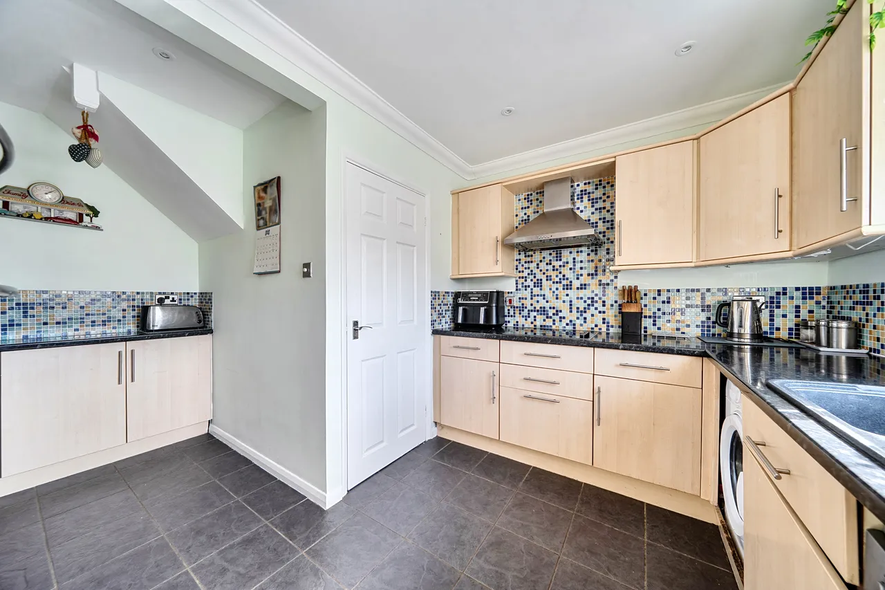 Stephenson Drive, East Grinstead, RH19, photo 4
