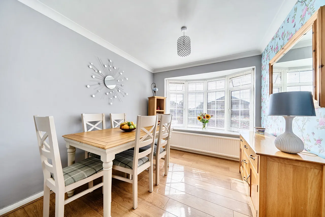 Stephenson Drive, East Grinstead, RH19, photo 5