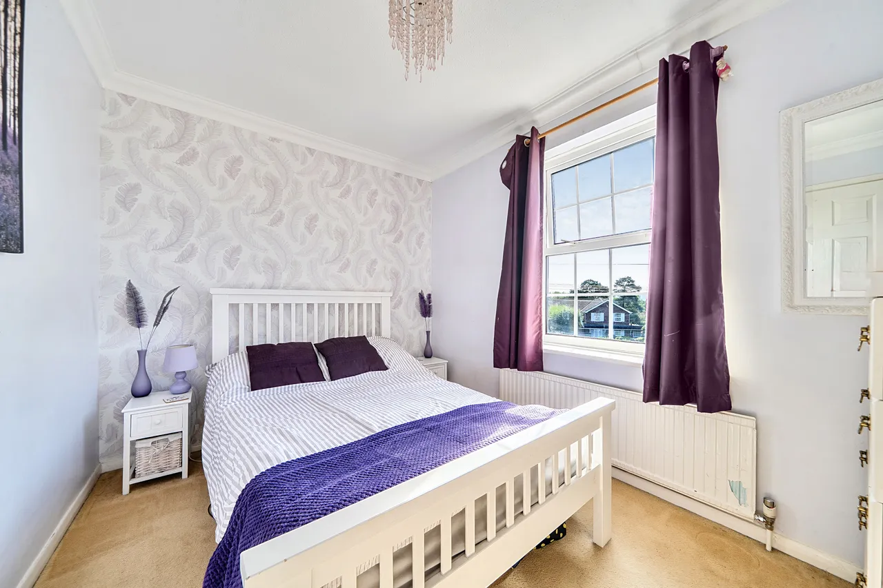Stephenson Drive, East Grinstead, RH19, photo 10