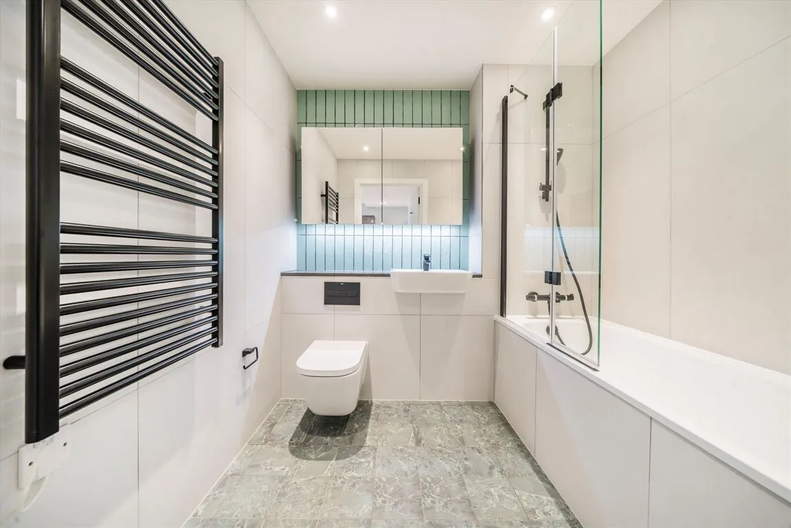 Victoria Road, North Acton, photo 7