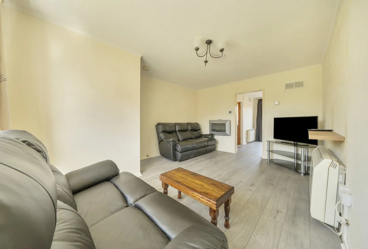 Roman Hackle Avenue, Gloucestershire, Wymans Brook, GL50 4RF, photo 2