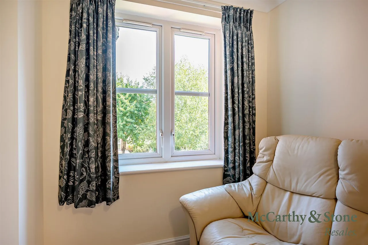 Buckingham Road, Brackley, NN13, photo 15