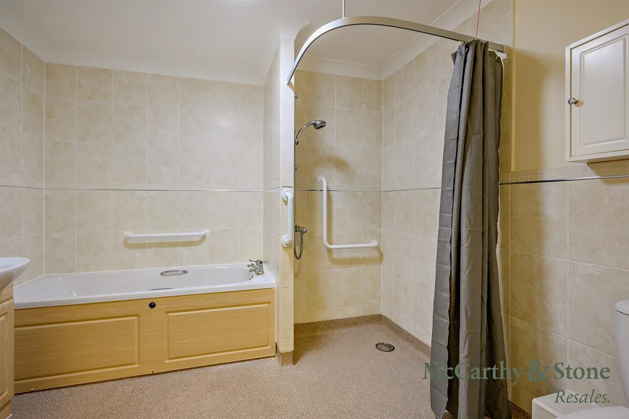 Buckingham Road, Brackley, NN13, photo 19
