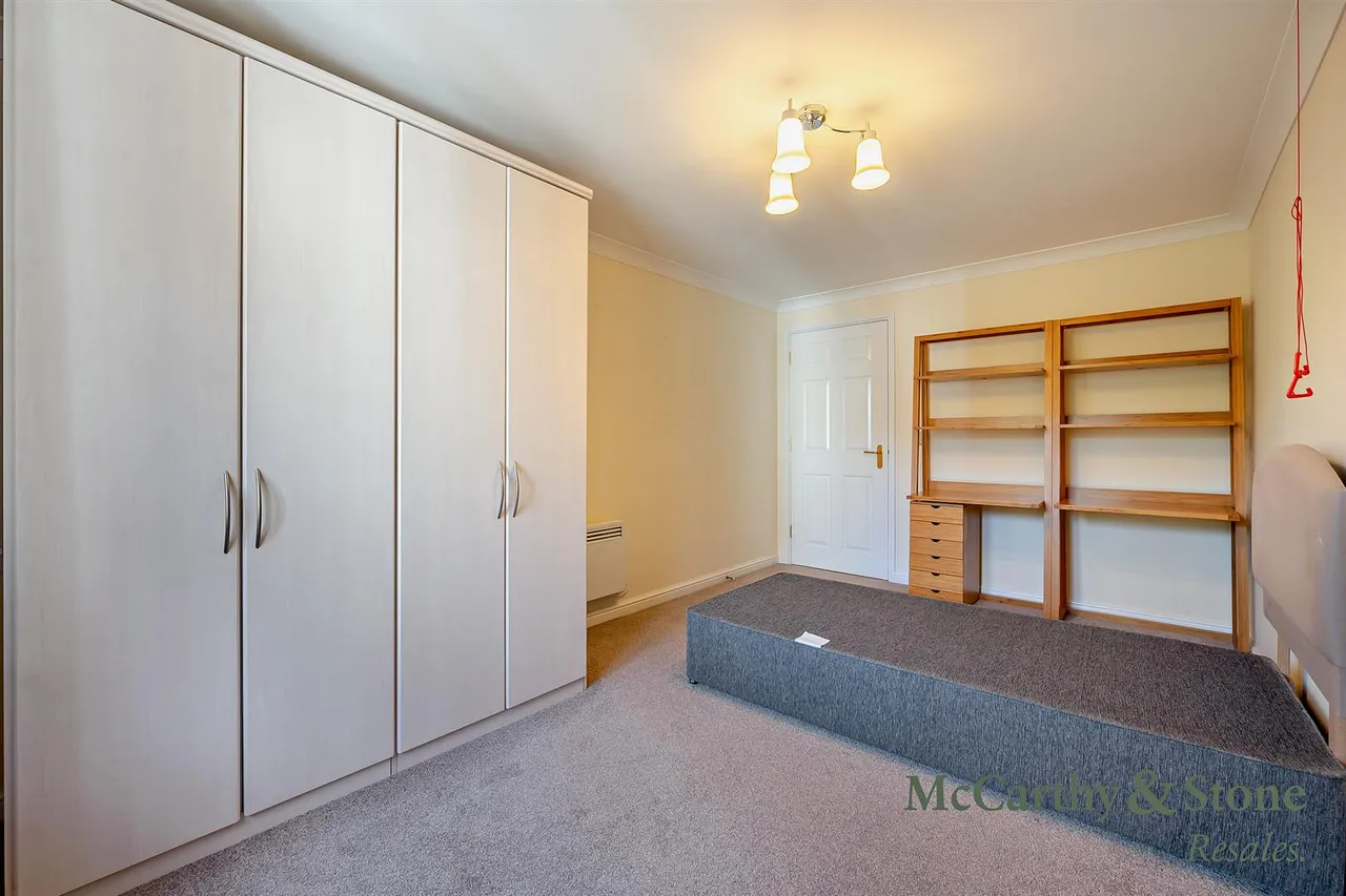 Buckingham Road, Brackley, NN13, photo 18