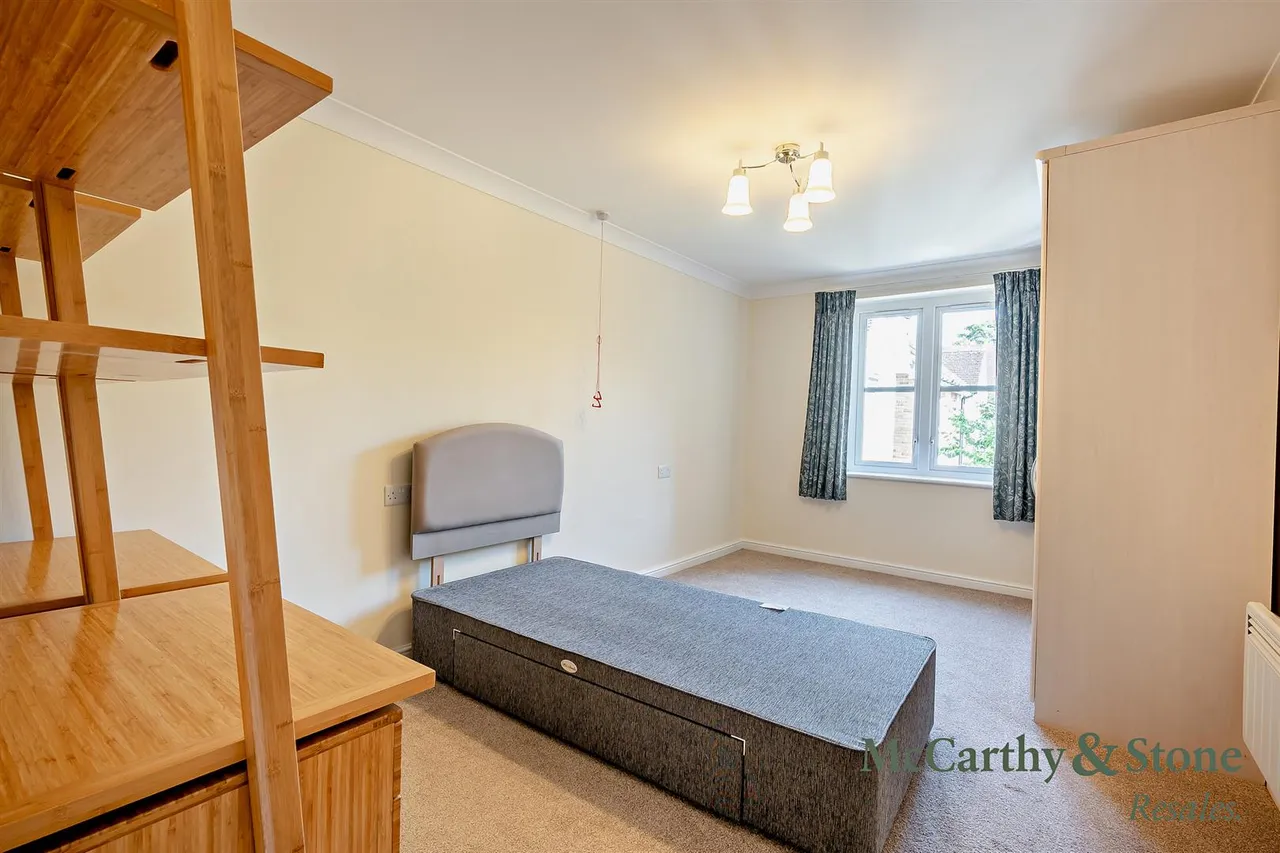 Buckingham Road, Brackley, NN13, photo 17