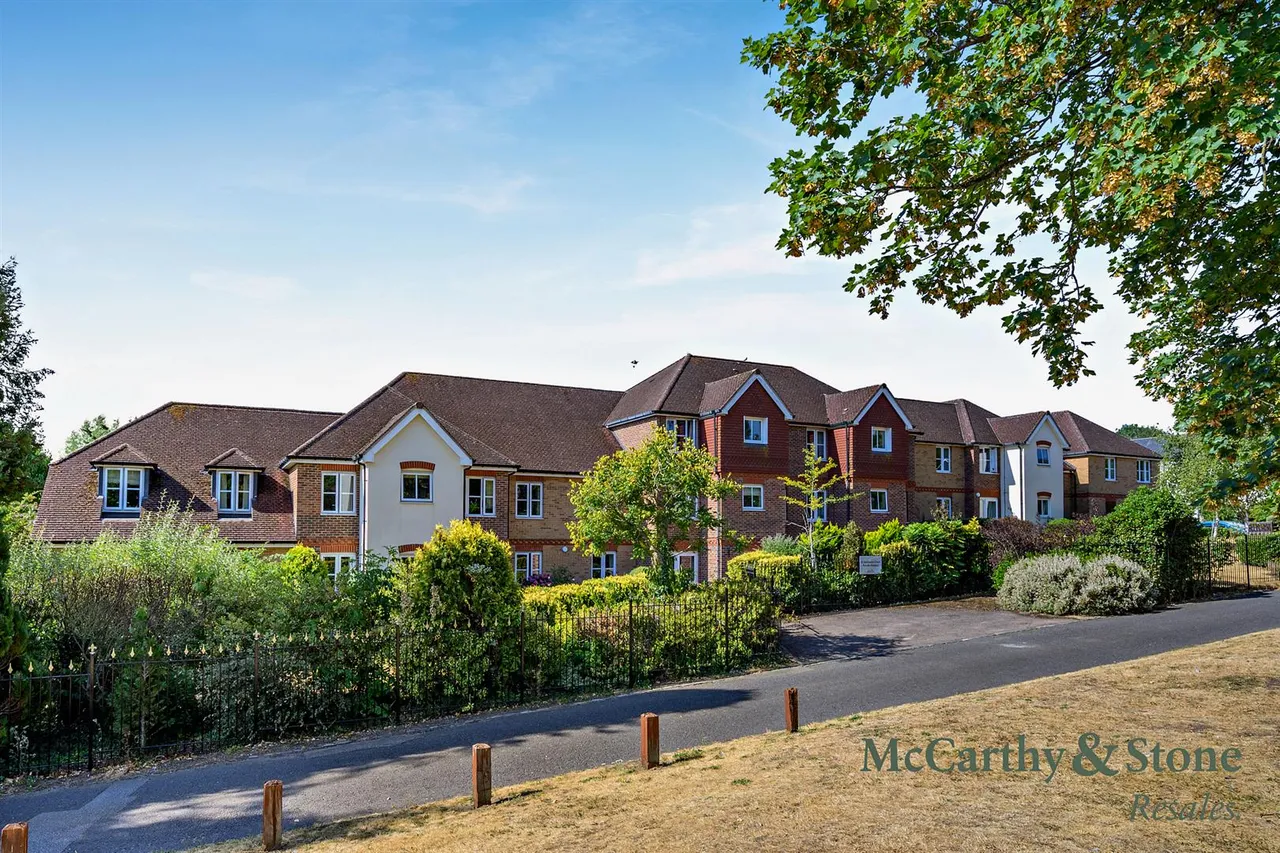 Buckingham Road, Brackley, NN13, photo 31