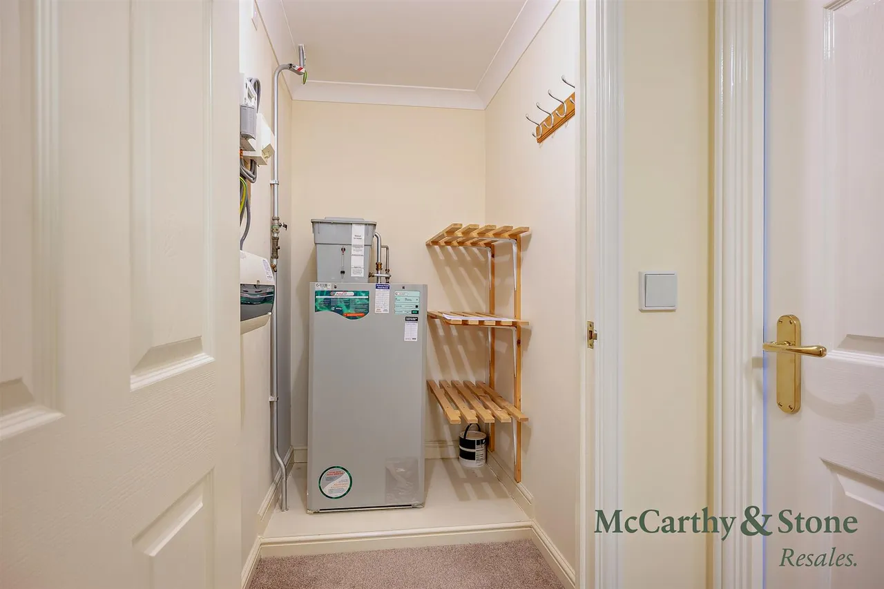 Buckingham Road, Brackley, NN13, photo 22
