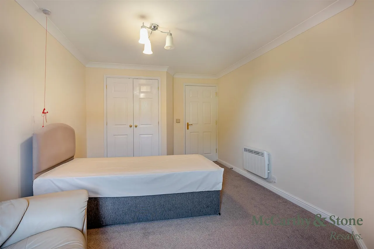 Buckingham Road, Brackley, NN13, photo 14