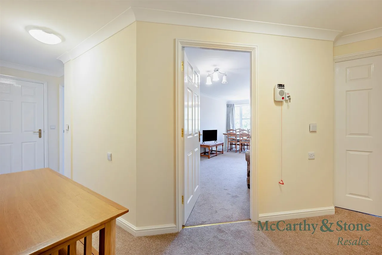 Buckingham Road, Brackley, NN13, photo 23