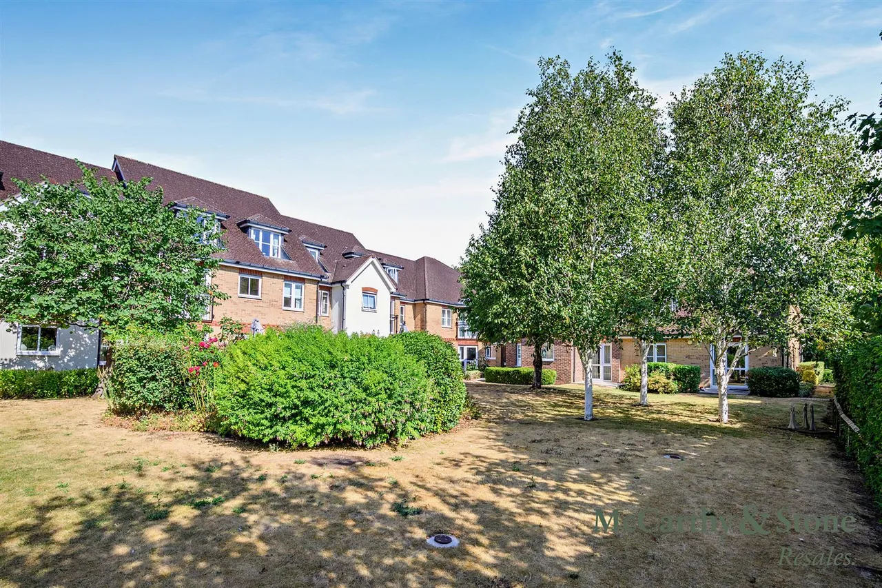 Buckingham Road, Brackley, NN13, photo 28