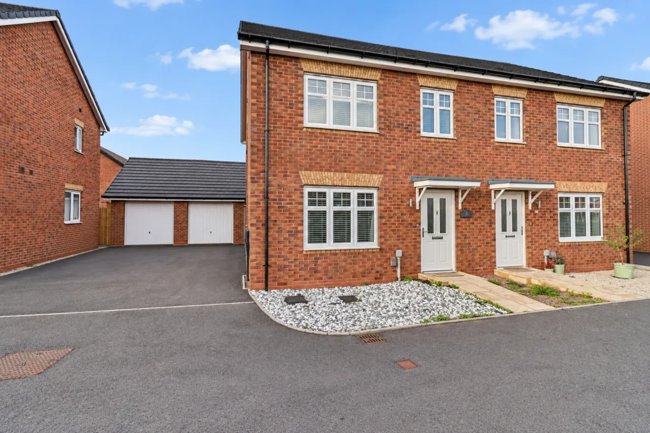 3 bed property for sale, Bellis Court, Stafford