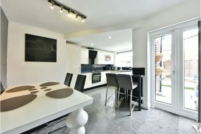 Arnold Drive, Manchester, photo 8