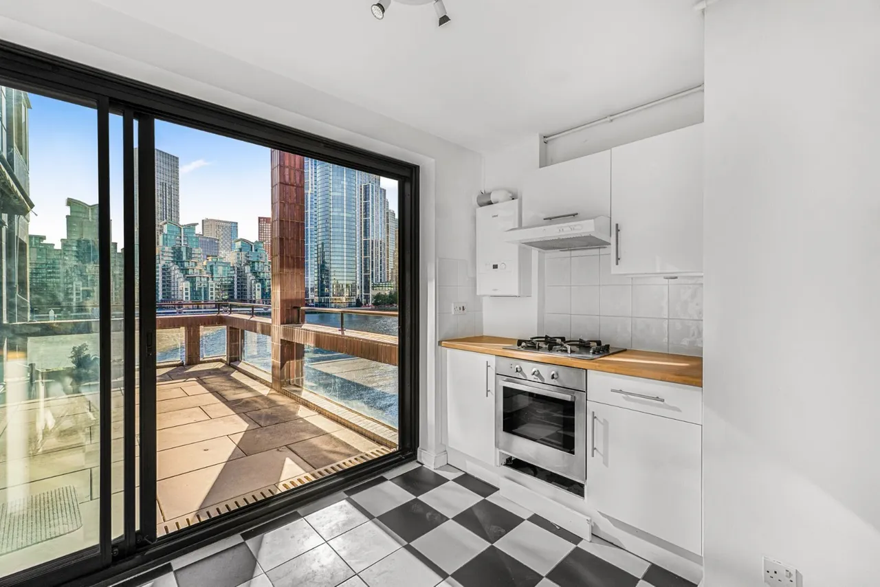 Grosvenor Road, London, SW1V, photo 2