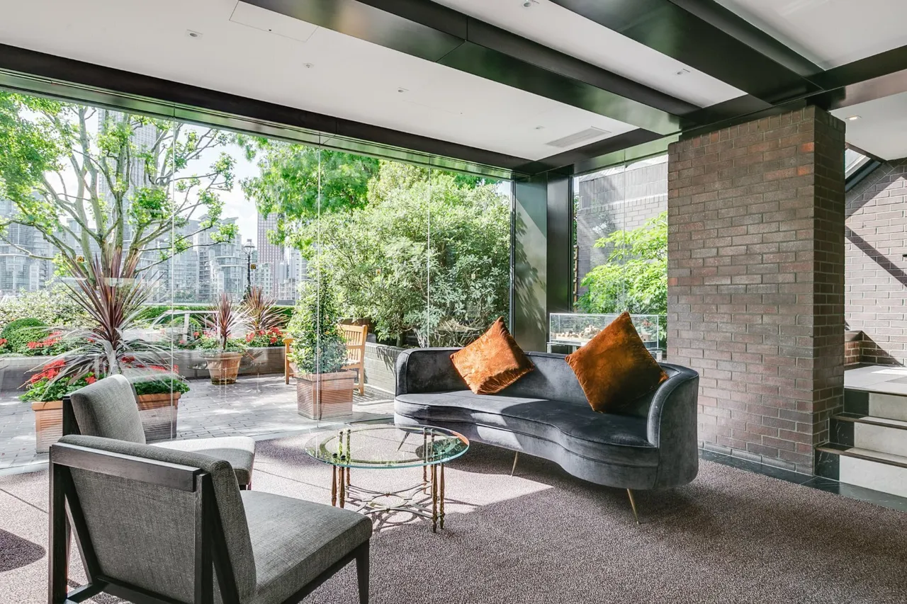 Grosvenor Road, London, SW1V, photo 8