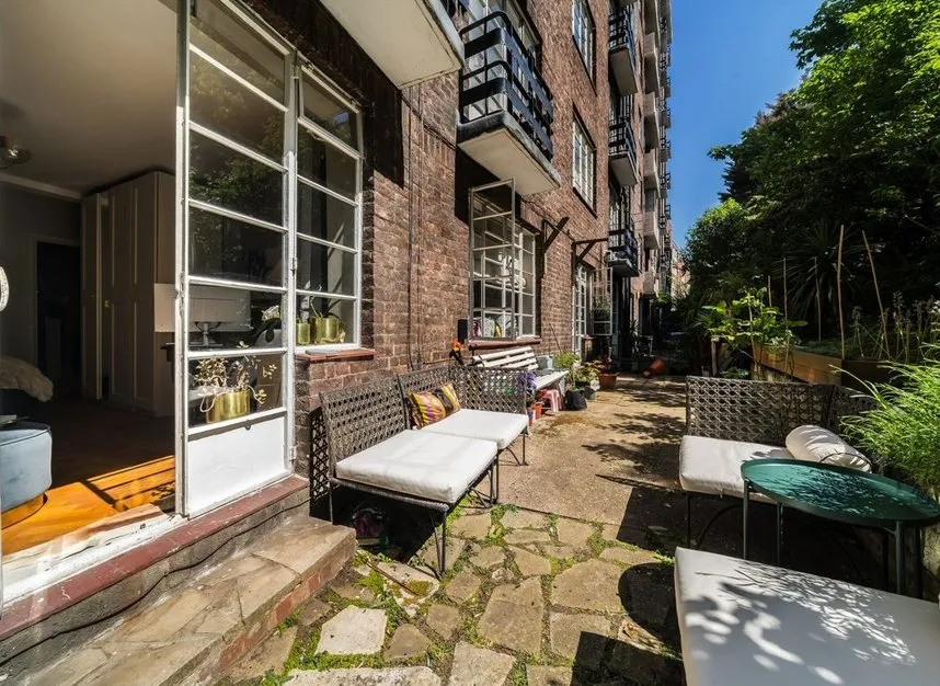 Shepherds Bush Road, Hammersmith, W6, photo 6