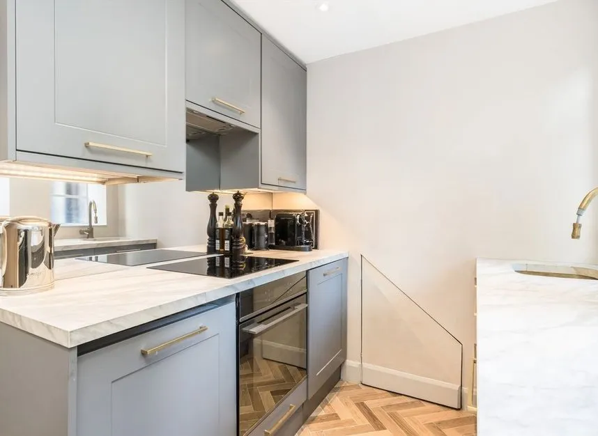 Shepherds Bush Road, Hammersmith, W6, photo 5