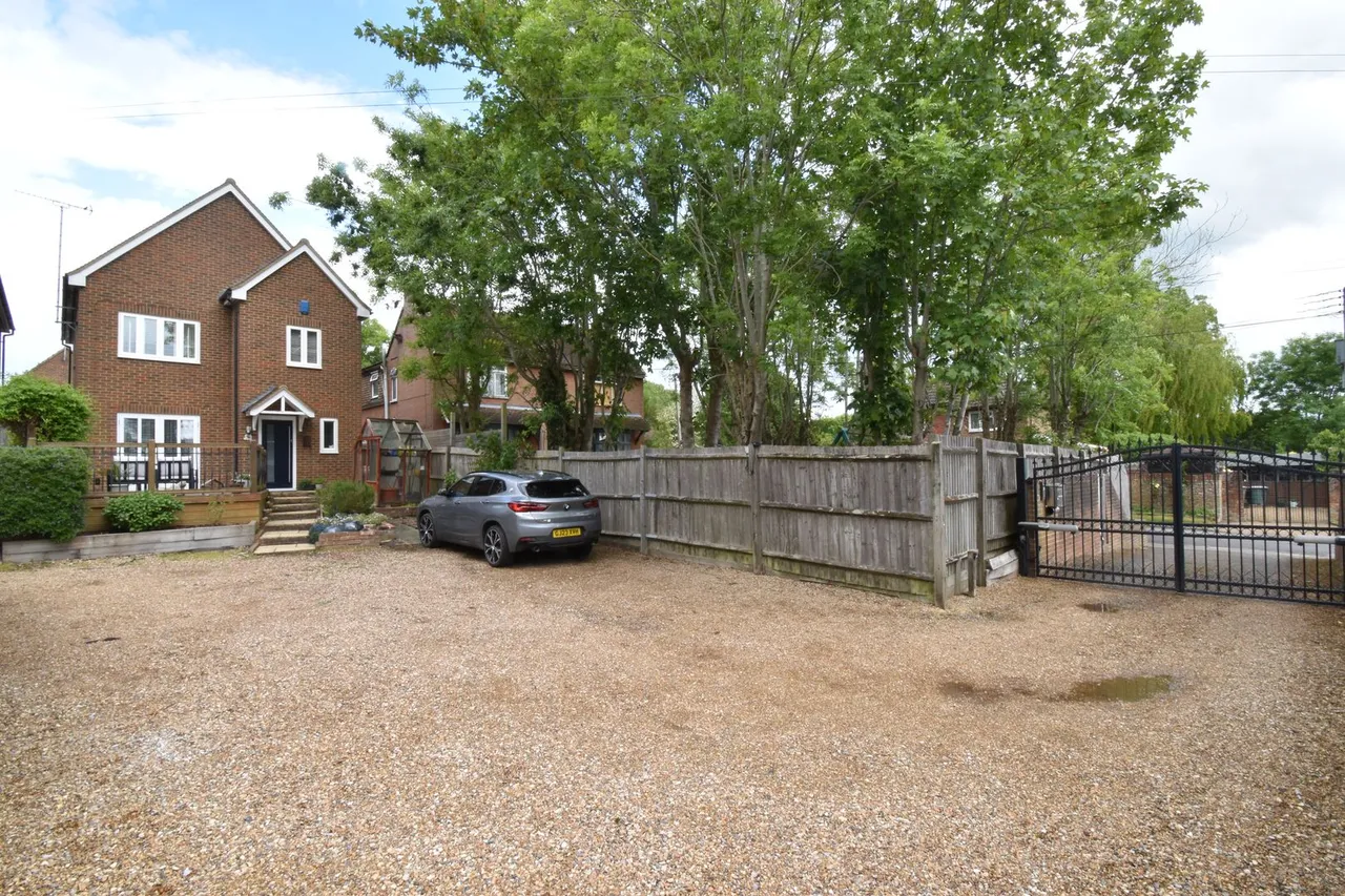 5 bed house for sale, Station Road, Harrietsham