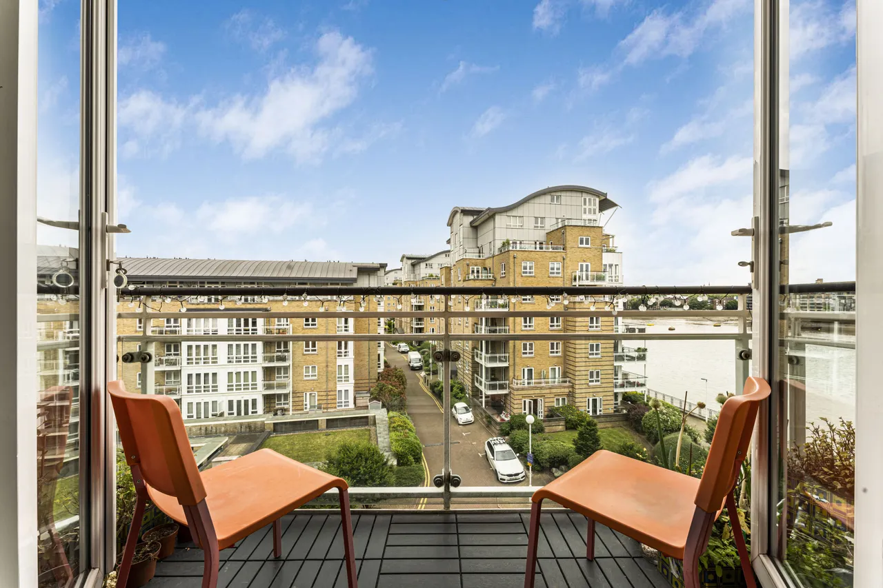 St. Davids Square, London, E14, photo 3