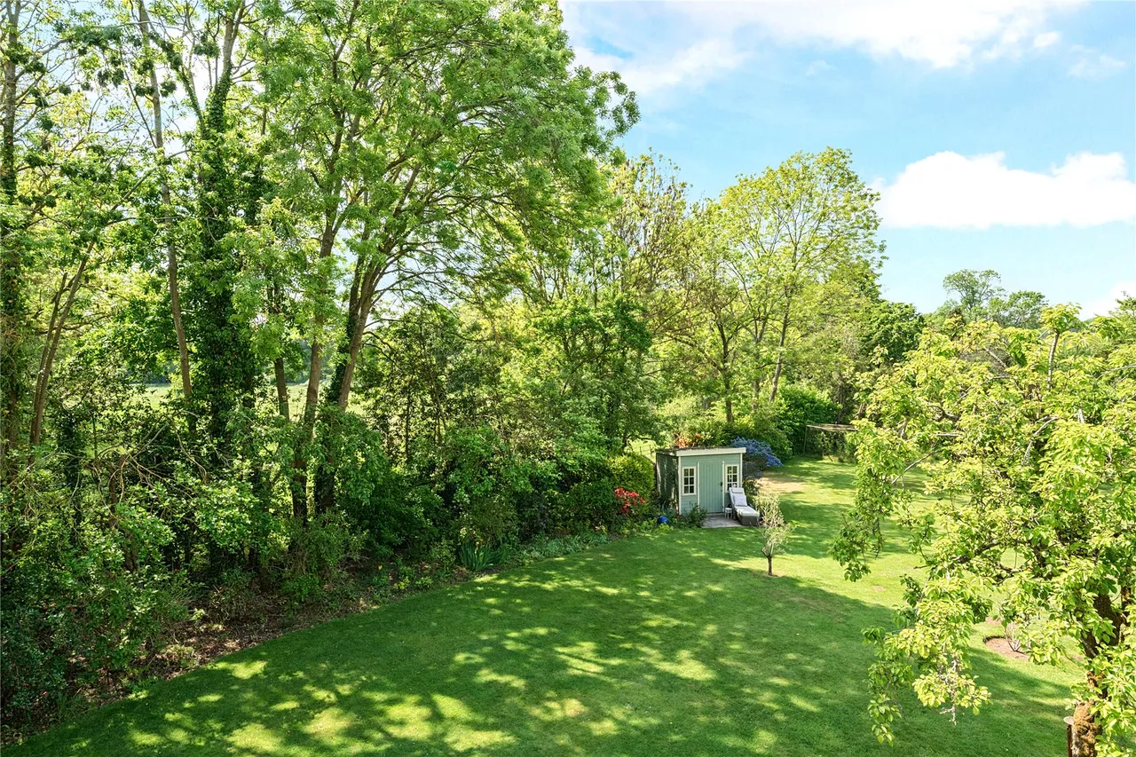 London Road, Send, GU23, photo 29