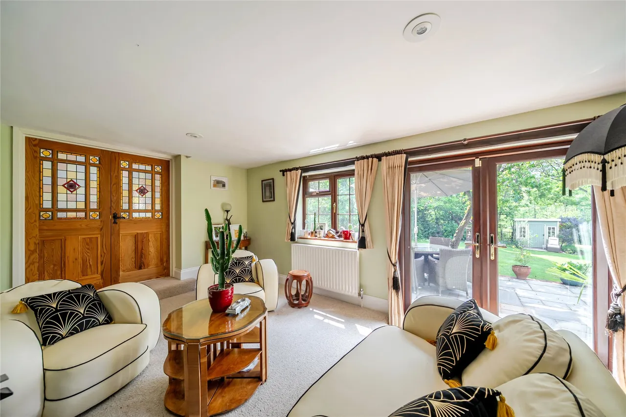 London Road, Send, GU23, photo 7