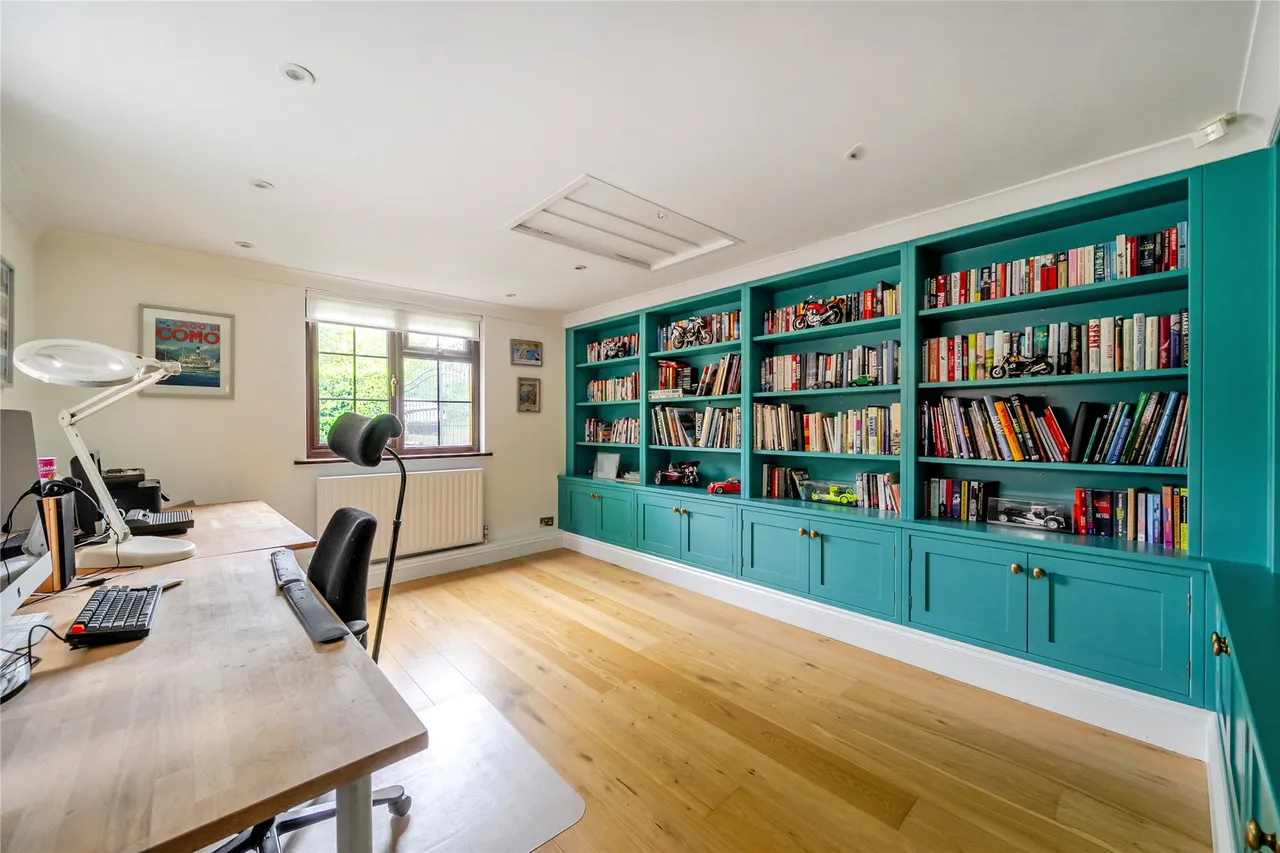London Road, Send, GU23, photo 10