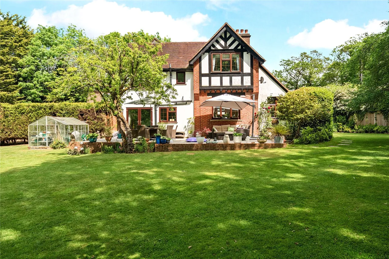London Road, Send, GU23, photo 25