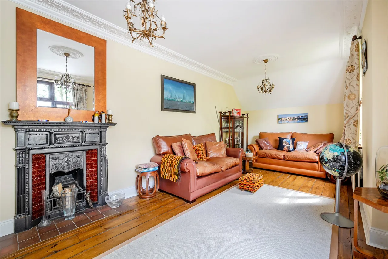 London Road, Send, GU23, photo 4
